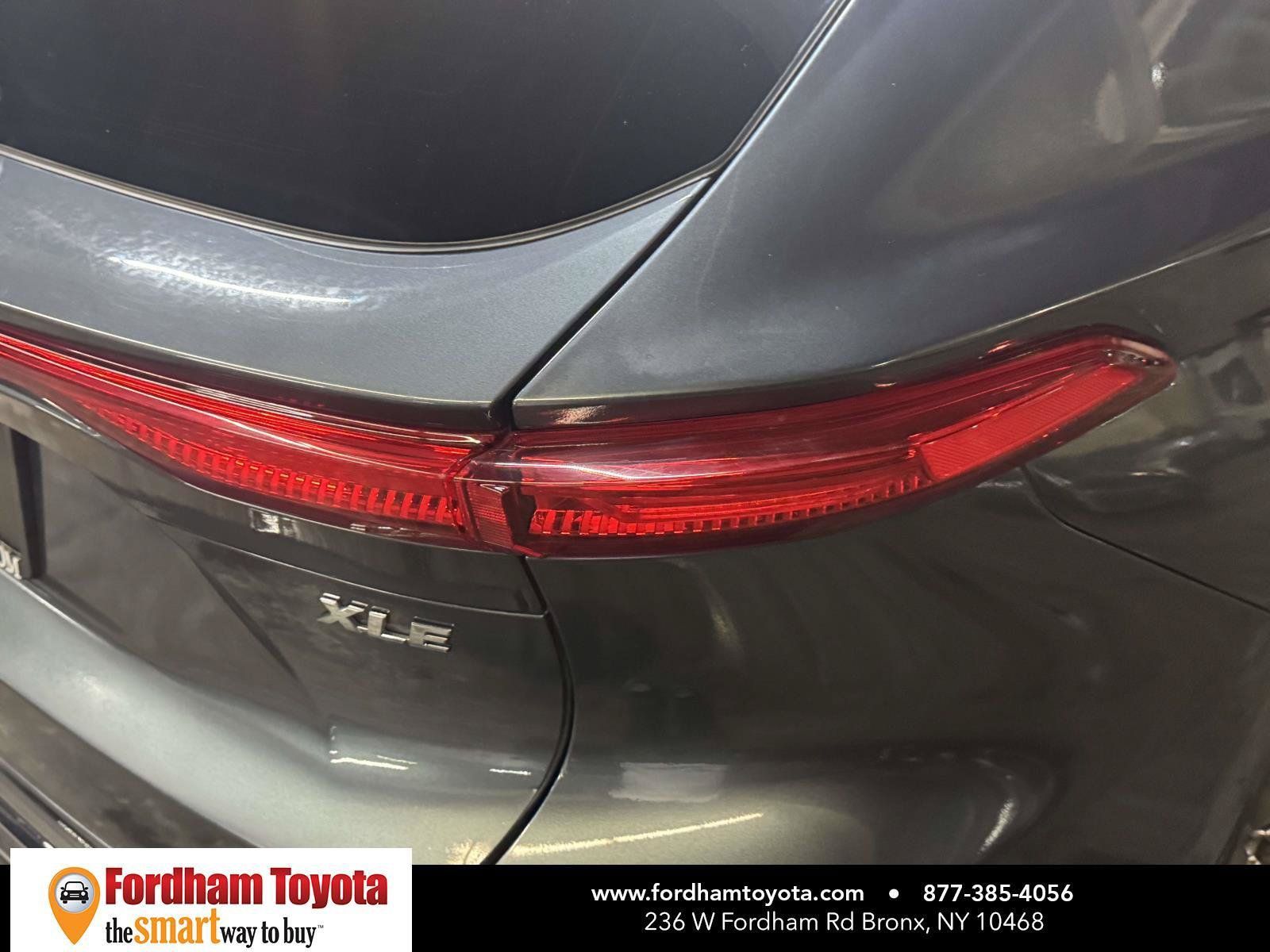 Used 2023 Toyota Venza XLE AWD/4WD image 10