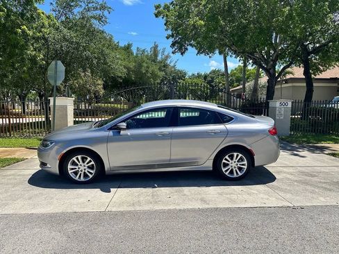 Used 2015 Chrysler 200 Limited FWD image 10