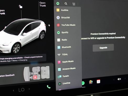 Used 2021 Tesla Model Y Long Range image 20