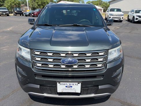 Used 2016 Ford Explorer XLT w/ Equipment Group 202A AWD/4WD image 8