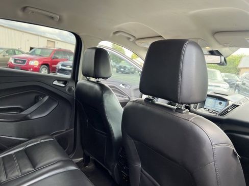 Used 2017 Ford Escape Titanium image 37