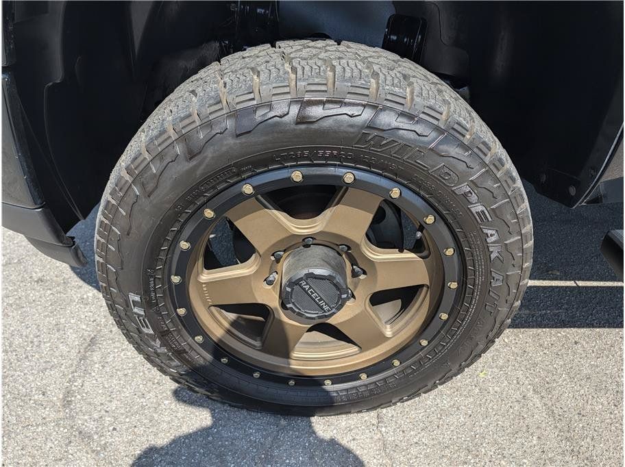 Used 2011 GMC Sierra 2500 Denali w/ Suspension Package, Off-Road AWD/4WD image 19