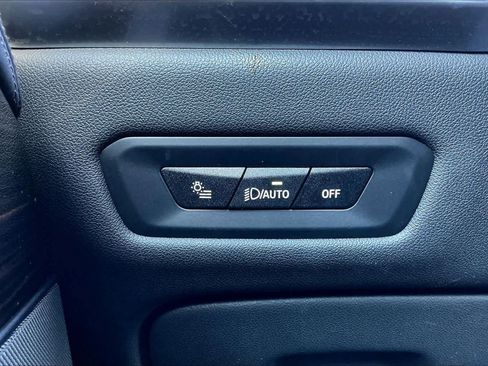 Used 2025 BMW X5 xDrive50e w/ Premium Package image 38