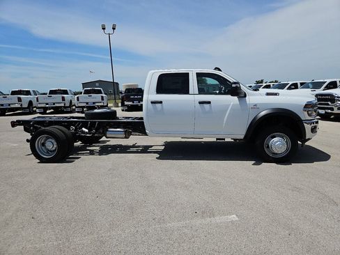 New 2026 RAM 5500 Tradesman AWD/4WD image 9