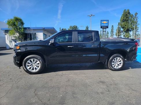 Used 2022 Chevrolet Silverado 1500 Custom w/ LPO, Dark Essentials Package image 4