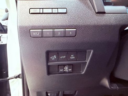 Certified 2025 Lexus GX 550 w/ Accessory Package (2T) image 28