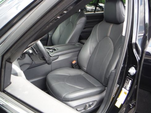 Used 2024 Toyota Grand Highlander AWD image 16