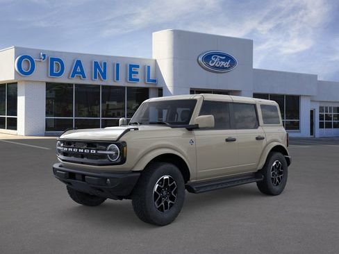 New 2026 Ford Bronco Outer Banks AWD/4WD image 1