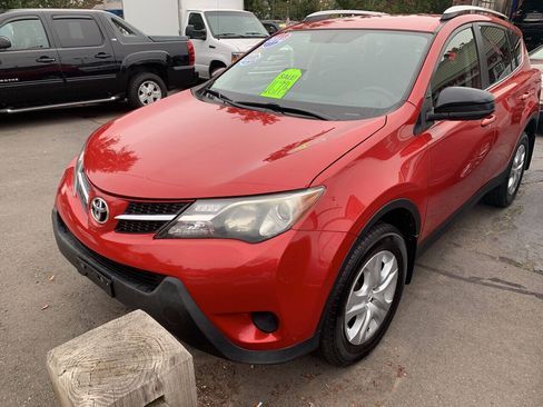 Used 2014 Toyota RAV4 LE AWD/4WD image 4