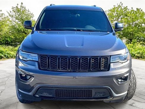 Used 2018 Jeep Grand Cherokee Limited w/ Luxury Group II image 3