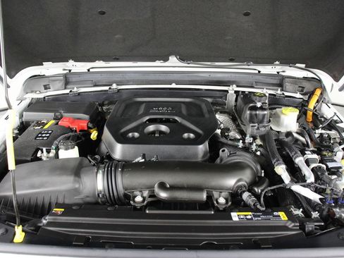 Used 2024 Jeep Wrangler Unlimited image 23