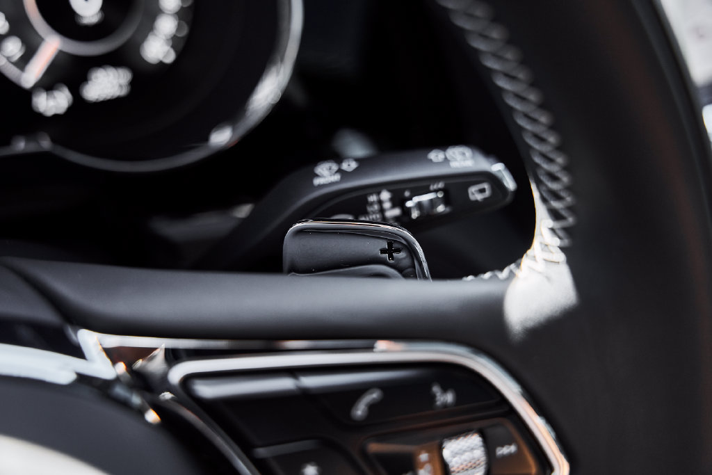 Used 2025 Bentley Bentayga AWD/4WD image 62