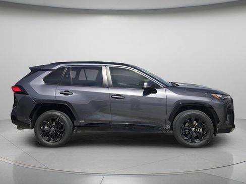 Used 2023 Toyota RAV4 SE AWD/4WD image 3