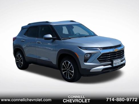 Used 2024 Chevrolet TrailBlazer LT FWD image 3