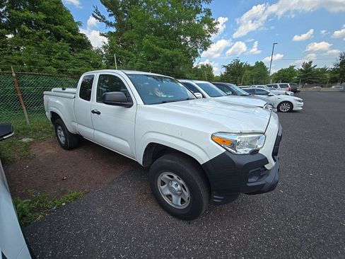 Used 2020 Toyota Tacoma SR RWD image 4