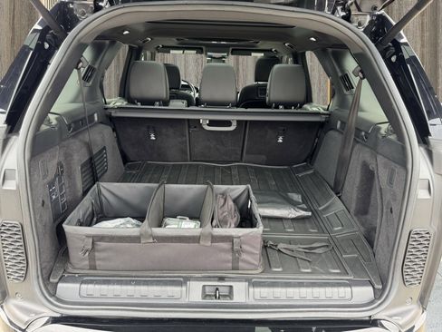 Used 2023 Land Rover Discovery S R-Dynamic image 31