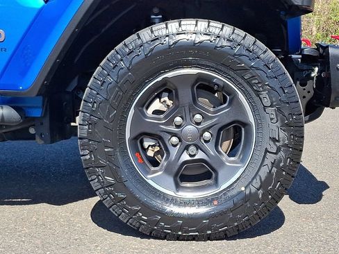 Used 2022 Jeep Gladiator Rubicon w/ LED Lighting Group AWD/4WD image 8
