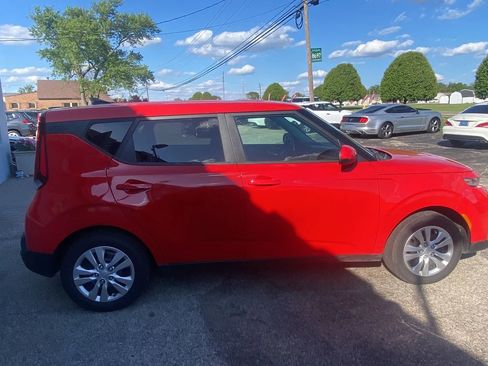 Used 2022 Kia Soul LX FWD image 8