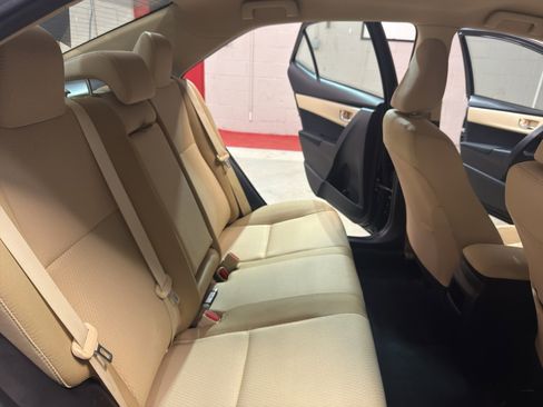 Used 2018 Toyota Corolla LE image 25