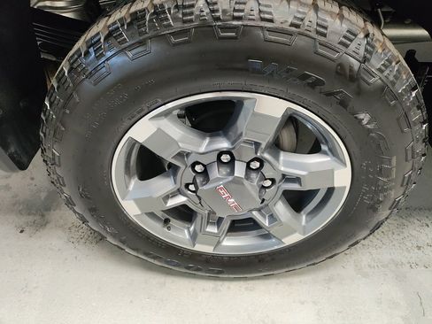 New 2026 GMC Sierra 2500 SLT image 3