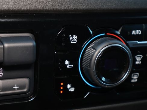 Used 2025 Chevrolet Silverado 1500 LTZ image 6