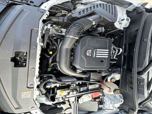 Used 2024 Cadillac XT6 Luxury FWD image 8