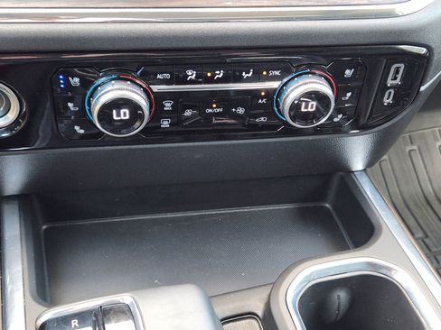 Used 2023 GMC Sierra 1500 SLT AWD/4WD image 15