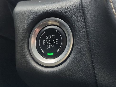 Used 2024 GMC Yukon XL SLT image 22