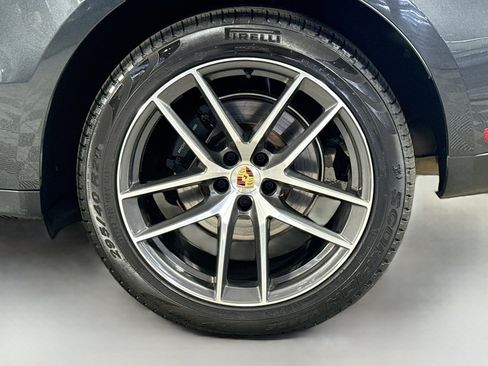 Used 2024 Porsche Macan image 37