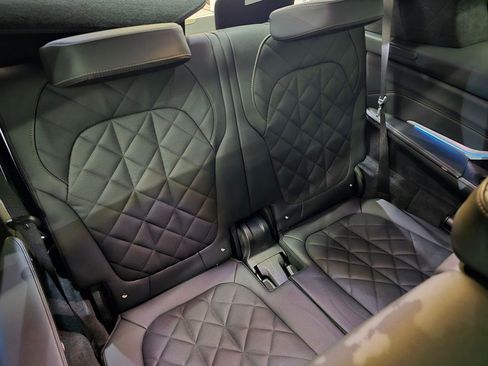 Used 2024 BMW X7 xDrive40i w/ Executive Package AWD/4WD image 37