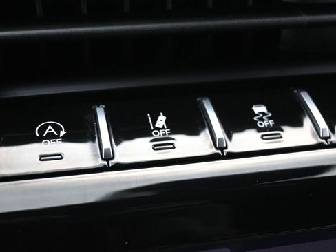 Used 2023 Jeep Grand Cherokee L Laredo image 14