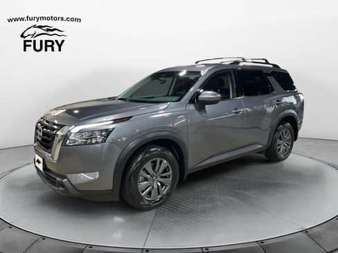 Used 2025 Nissan Pathfinder SV AWD/4WD image 8