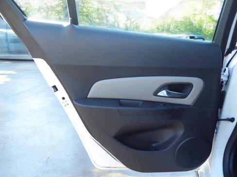 Used 2016 Chevrolet Cruze LS image 20