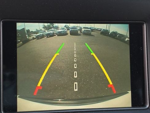 Used 2018 Jeep Grand Cherokee Laredo AWD/4WD image 3