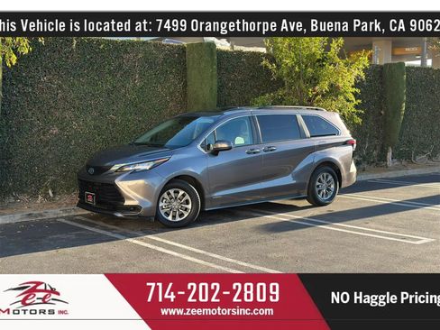 Used 2021 Toyota Sienna LE w/ LE Plus Package FWD image 14