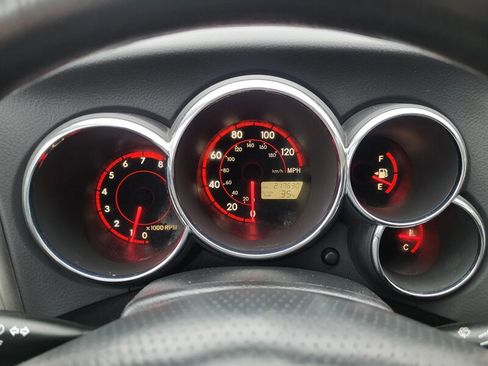 Used 2004 Pontiac Vibe w/ Moon And Tunes Value Package image 16