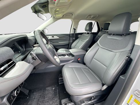 New 2026 Ford Explorer Active w/ Active Comfort Package RWD image 15