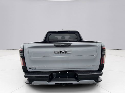 Used 2024 GMC Sierra EV Denali AWD/4WD image 13