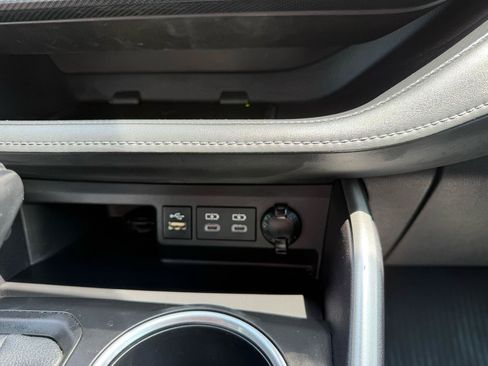 Used 2023 Toyota Highlander XSE FWD image 39