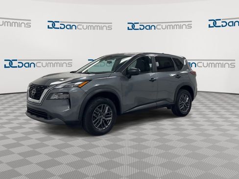 Used 2023 Nissan Rogue S FWD image 4