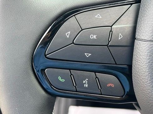 New 2027 Chrysler Pacifica Limited FWD image 17