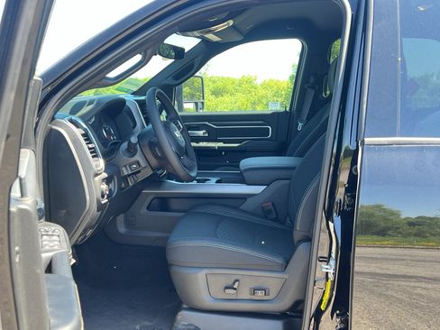 New 2026 RAM 2500 Big Horn AWD/4WD image 13