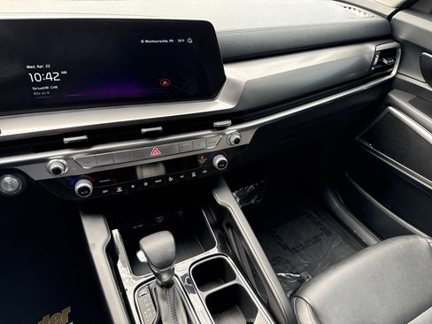 Used 2024 Kia Telluride LX image 23