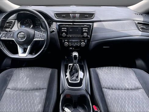 Used 2017 Nissan Rogue SV AWD/4WD image 7