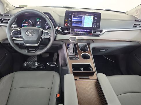 Certified 2024 Toyota Sienna XLE w/ XLE Plus Package FWD image 24