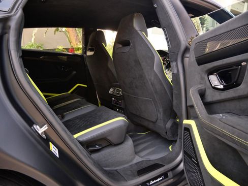 Used 2024 Lamborghini Urus Performante image 34