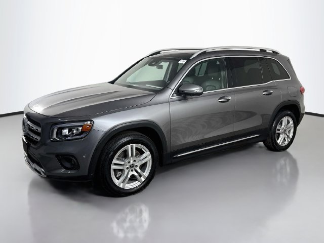 Used 2022 Mercedes-Benz GLB 250 w/ Premium Package Lite image 4