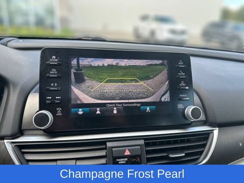 Used 2018 Honda Accord Touring image 14
