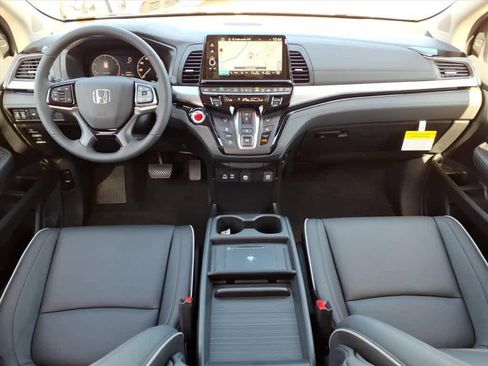 New 2026 Honda Odyssey Touring image 11