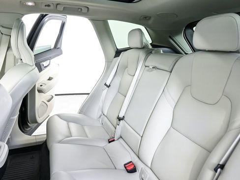 Certified 2023 Volvo XC60 B5 Plus w/ Climate Package FWD image 22